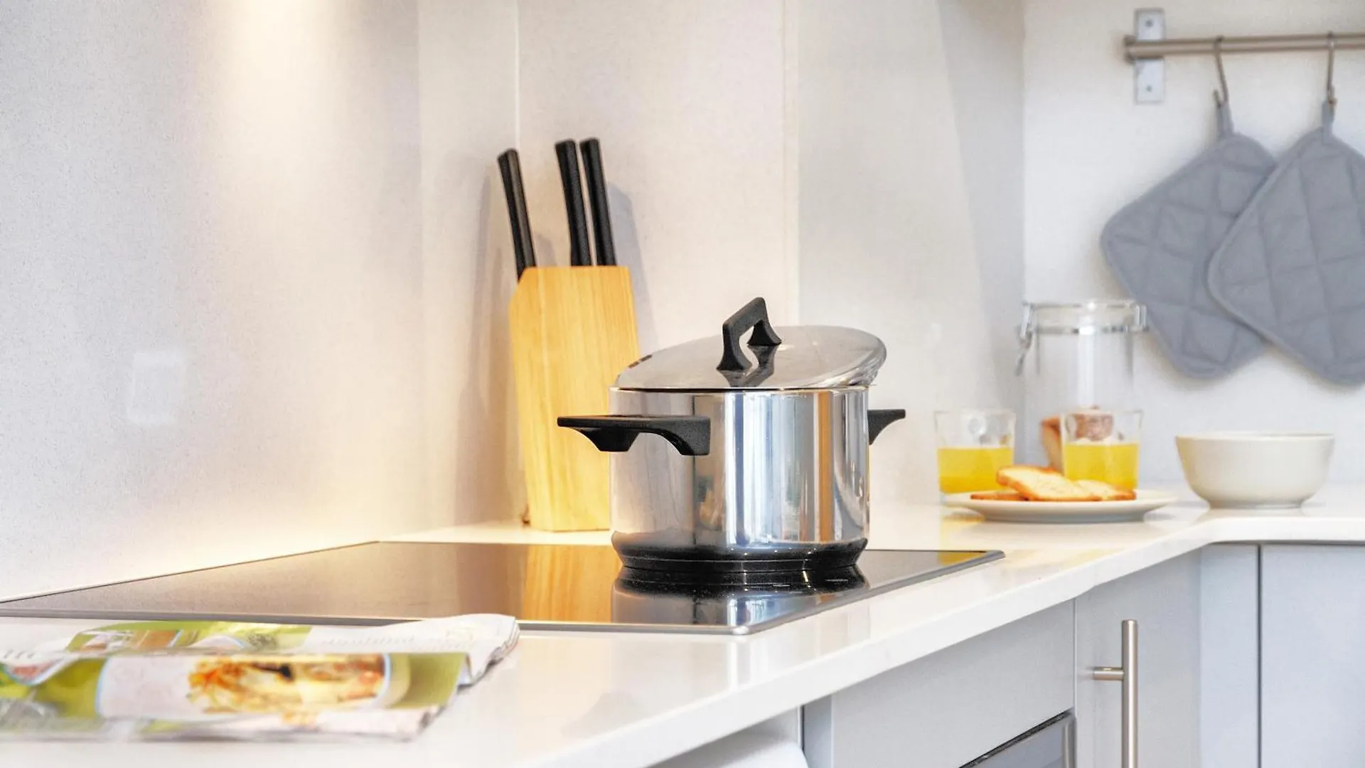 Feelathome Mozart Apartments Barcelona