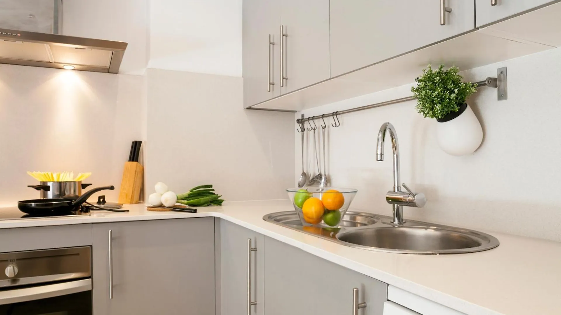 Feelathome Mozart Apartments Barcelona Spain