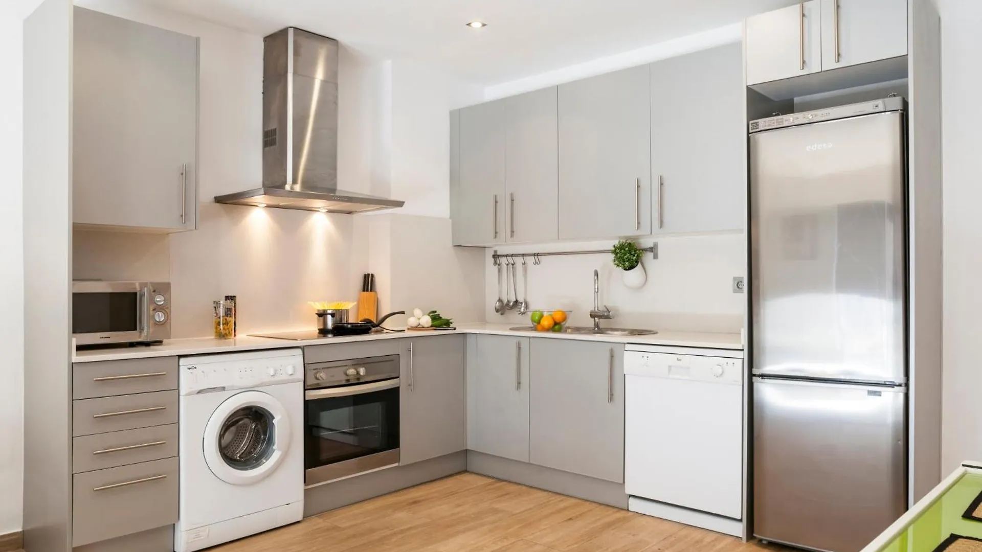 Feelathome Mozart Apartments Barcelona