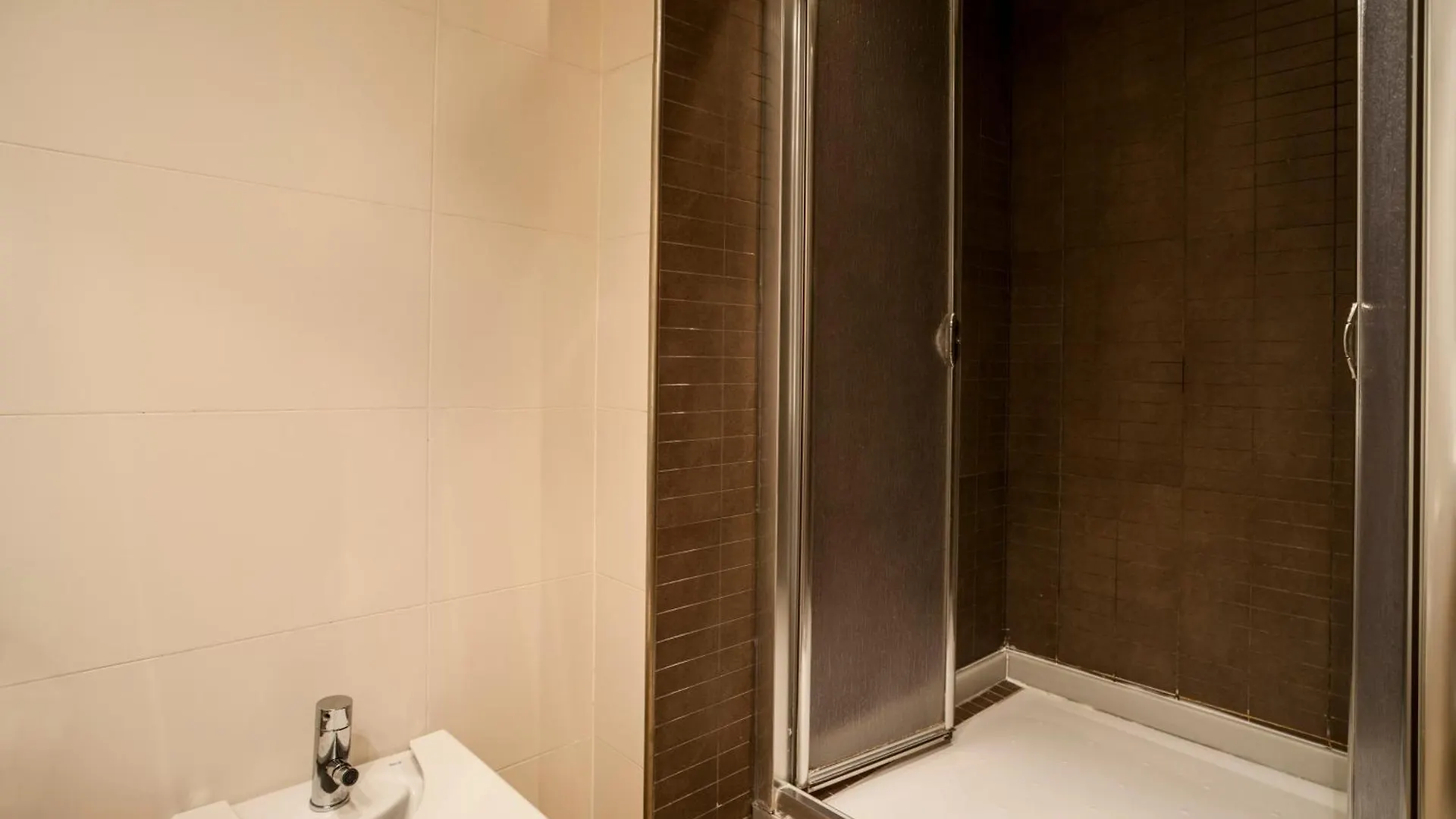 Feelathome Mozart Apartments Barcelona