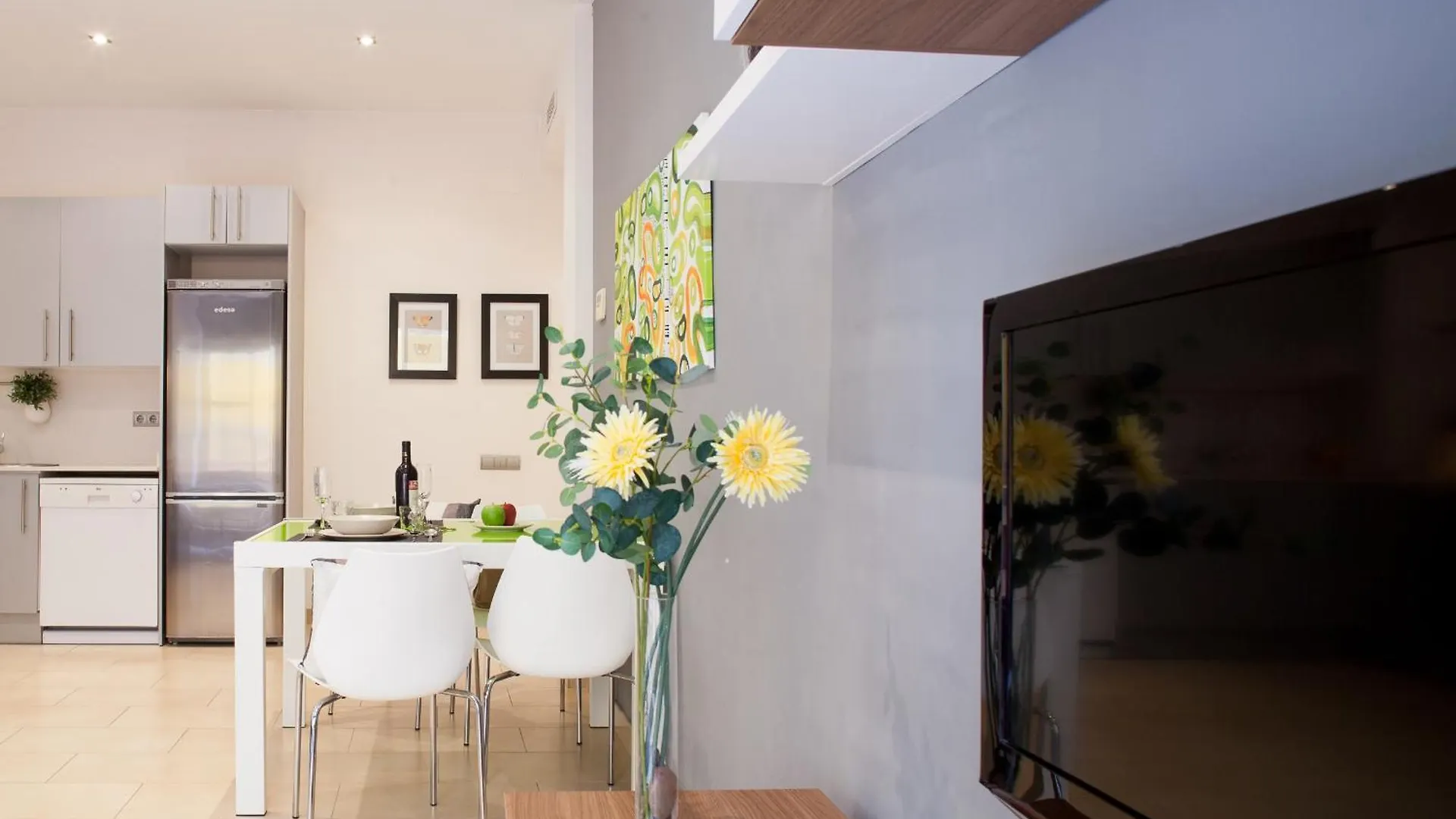 Feelathome Mozart Apartments Barcellona 0*,  Spagna